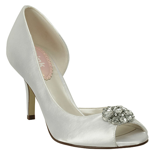 These gorgeous dyeable bridal shoes feature a crystal ornament court style